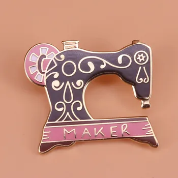 Ретро шевна машина жени производител брошка шевни украса шивачка подарък като занаят емайл на genka в шиене на иконата